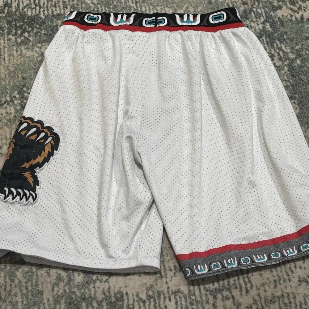 Vintage Adidas Vancouver Grizzlies NBA Shorts White Men's Large HWC 90s Retro L